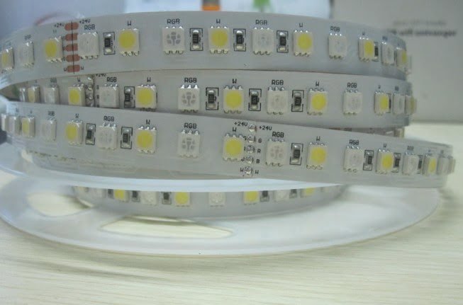 smd5050_rgbw_led_strip_96leds_dc24v_maxbluelighting