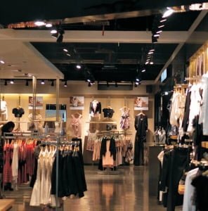 LED_track_light_installation_maxbluelighting